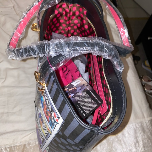 Stylish Nicole Lee Purse - Picture 3 of 9